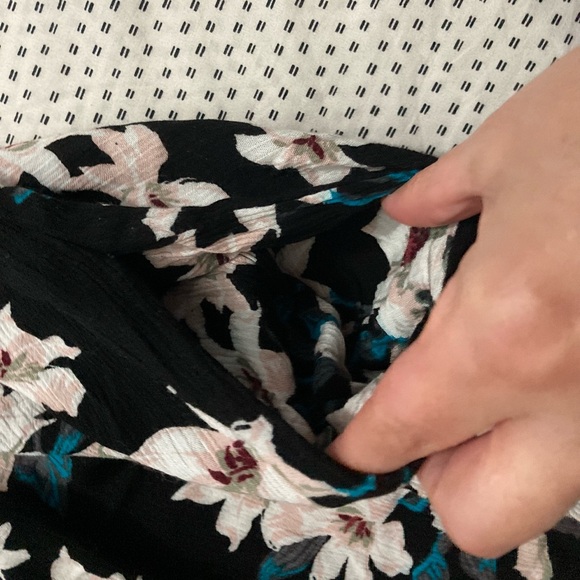🦋AÉROPOSTALE   Floral V-Neck Jumpsuit Size : Small - Picture 5 of 16